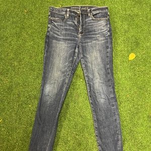 American Eagle Junior’s Jeans